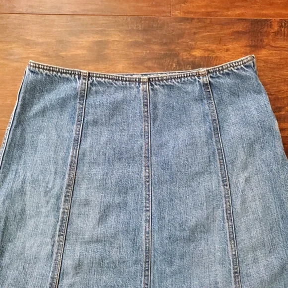 GAP Vintage Y2k-Era Blue Paneled Denim Jean Skirt, Size 2 - Picture 3 of 9